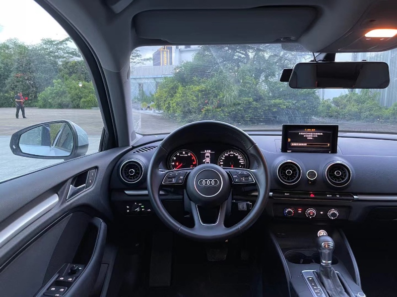 深圳19年奥迪A33