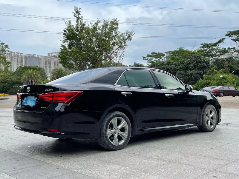 深圳17年丰田皇冠1