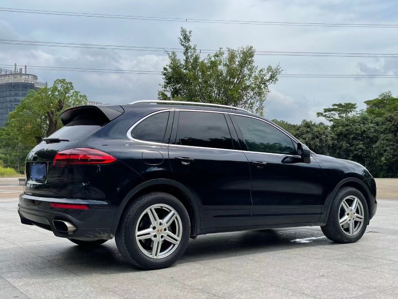 深圳18年保时捷卡宴3