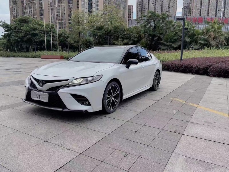 武汉18年丰田凯美瑞2