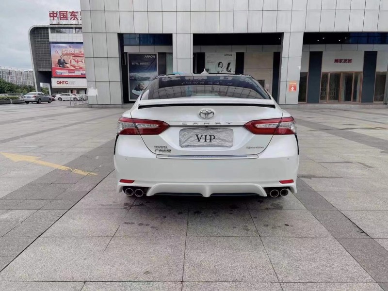 武汉18年丰田凯美瑞9