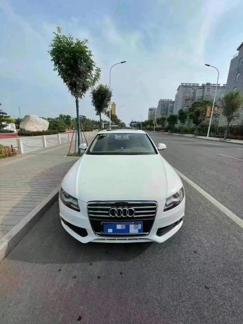 泰安12年奧迪A4L1