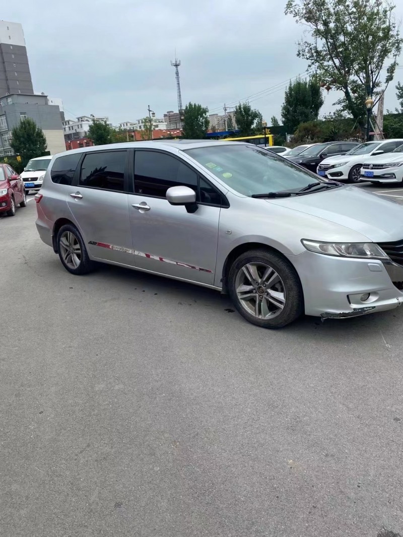 济宁12年本田奥德赛3