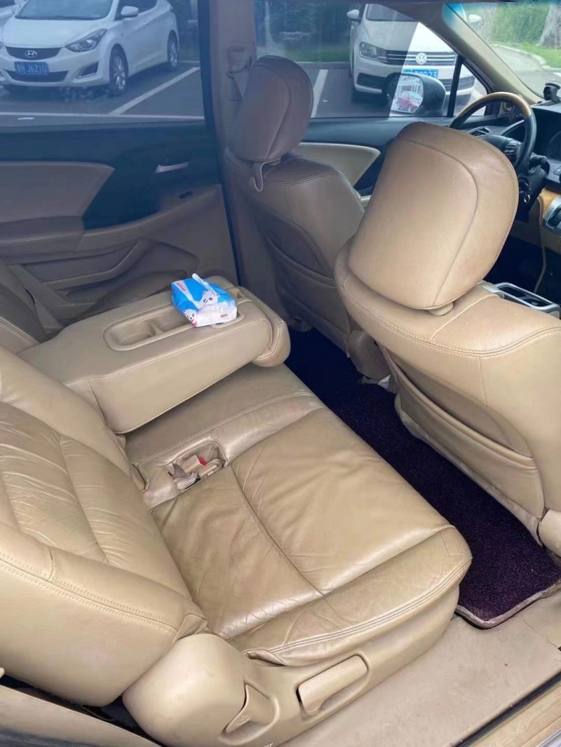 济宁12年本田奥德赛5