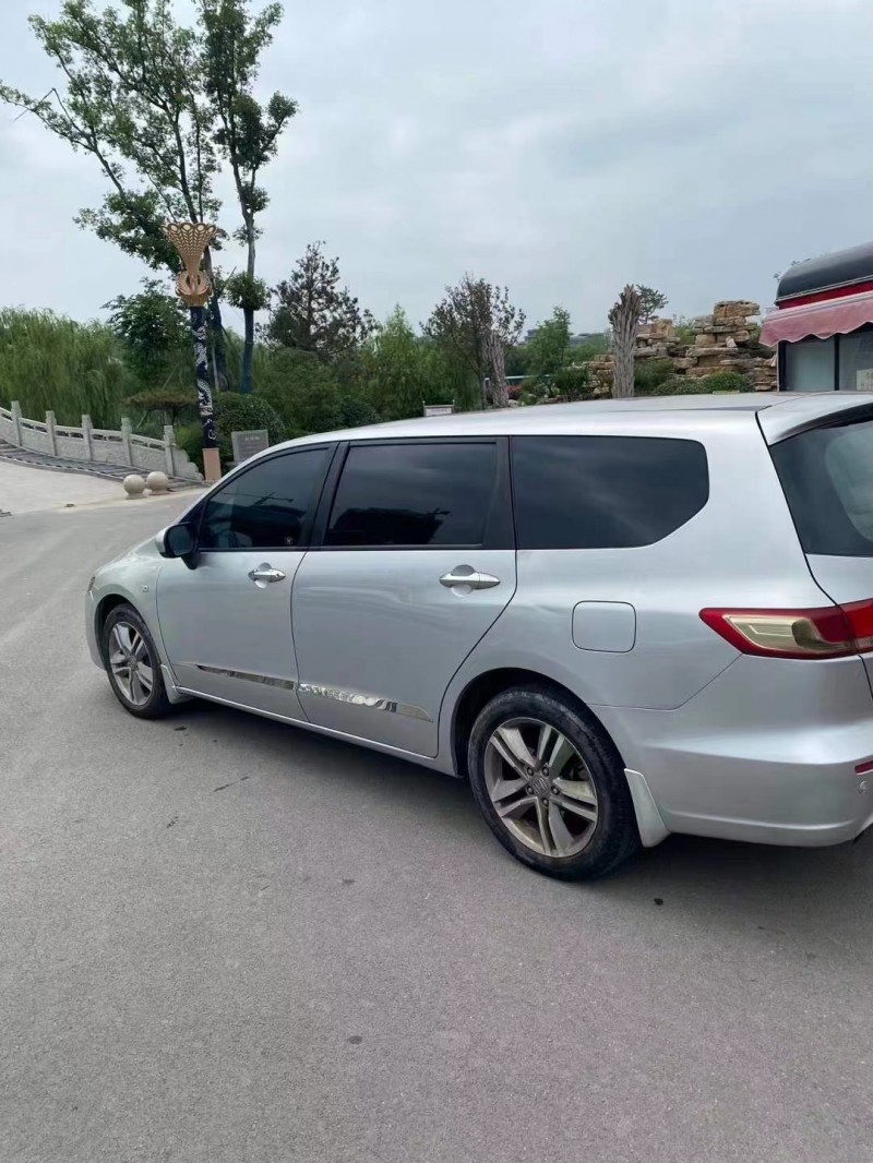 济宁12年本田奥德赛8