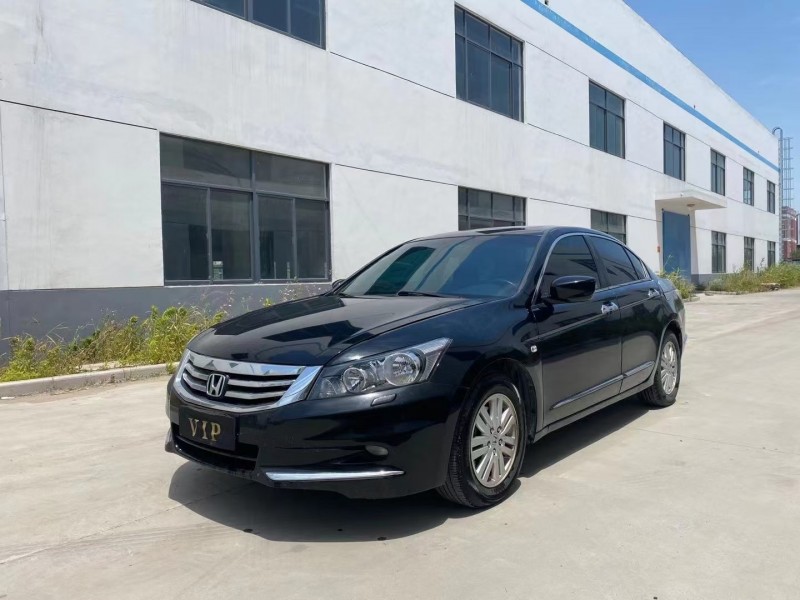 徐州13年本田雅阁3