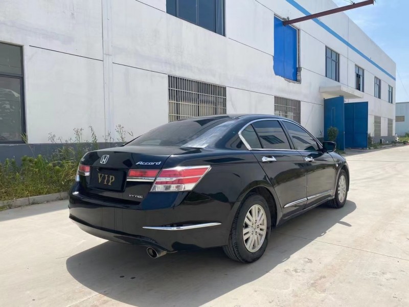 徐州13年本田雅阁7