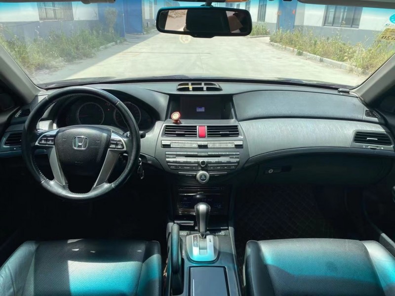 徐州13年本田雅阁8