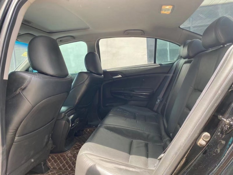 徐州13年本田雅阁9