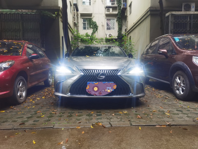 成都19年克莱斯勒300M6