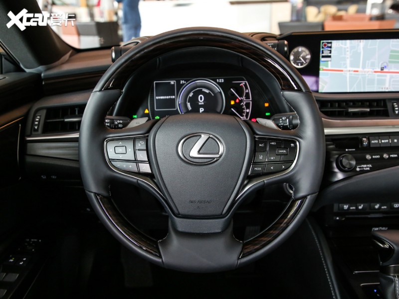 成都19年克莱斯勒300M4