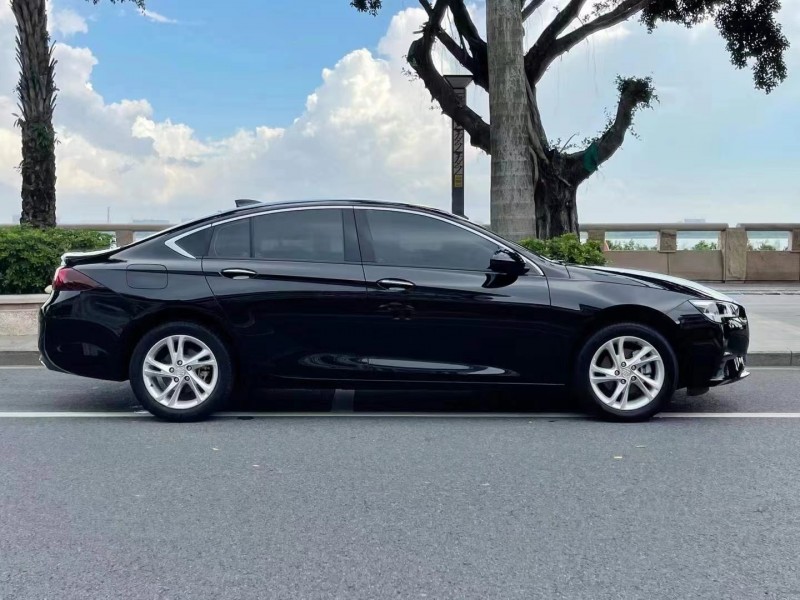 佛山21年别克君威6