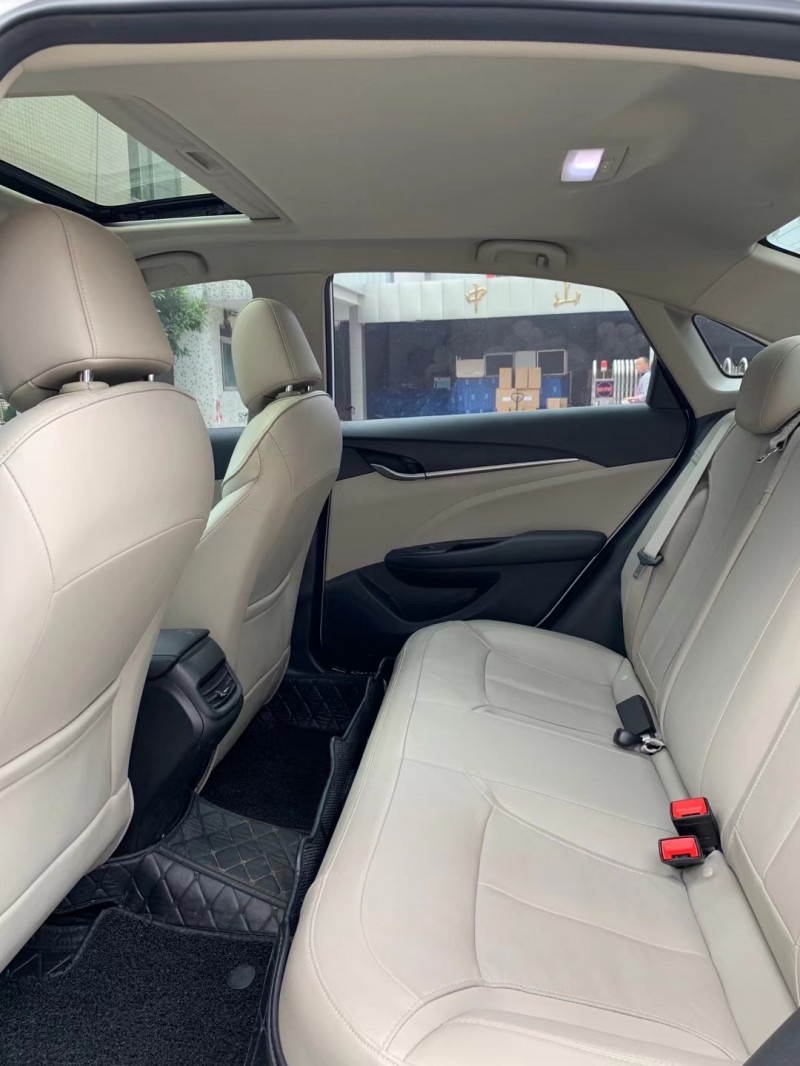 中山19年别克英朗3