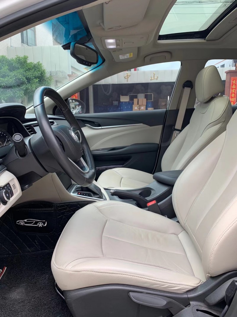 中山19年别克英朗1