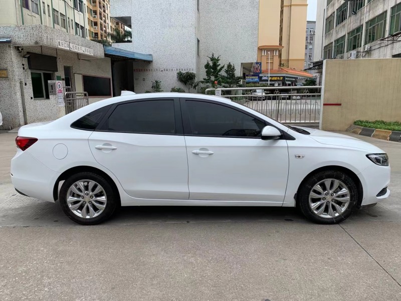 中山19年别克英朗3