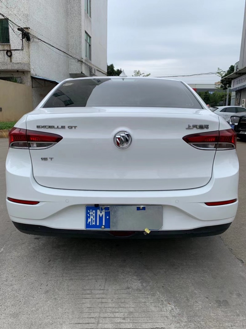 中山19年别克英朗4