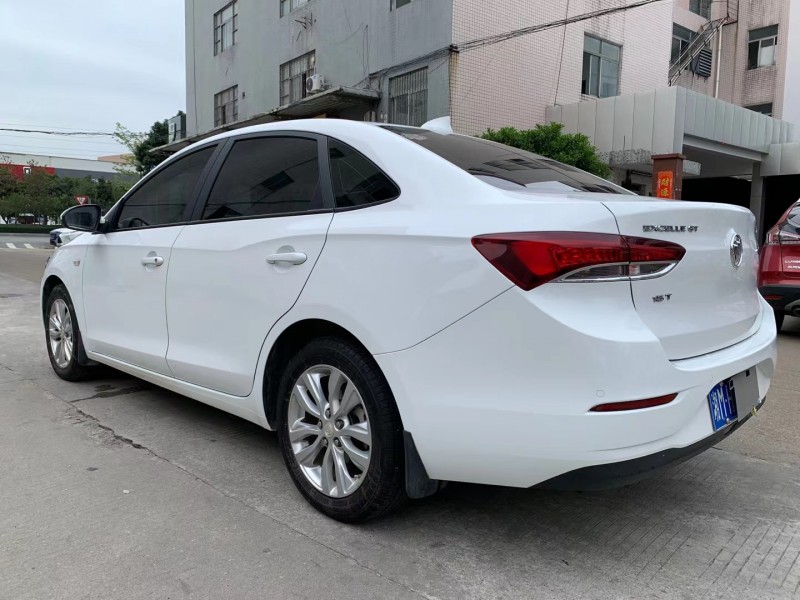 中山19年别克英朗6