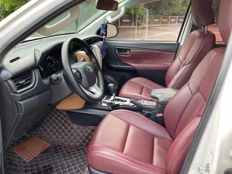 深圳19年丰田穿越者3