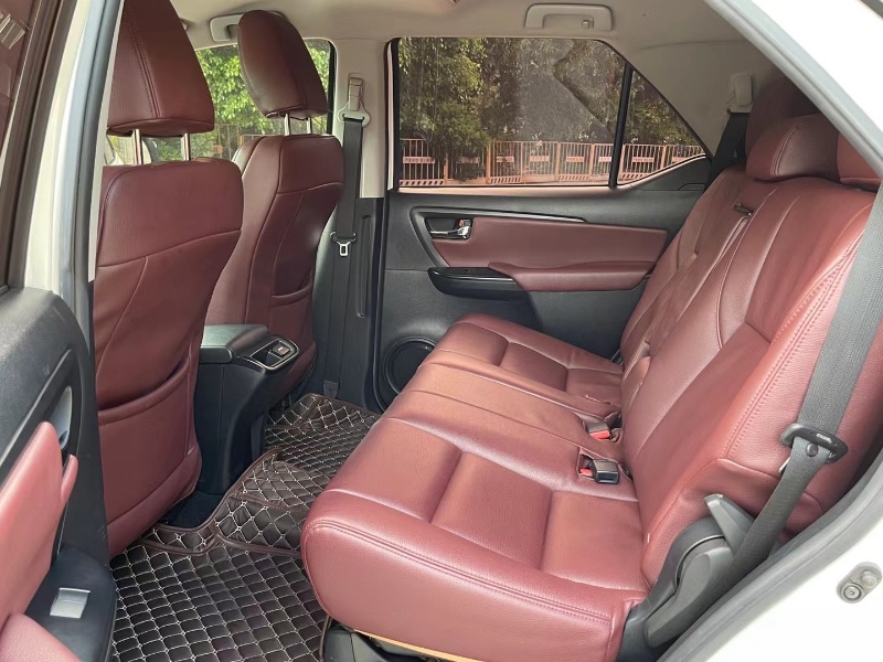 深圳19年丰田穿越者4