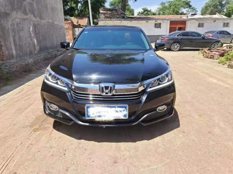 潍坊17年本田雅阁1