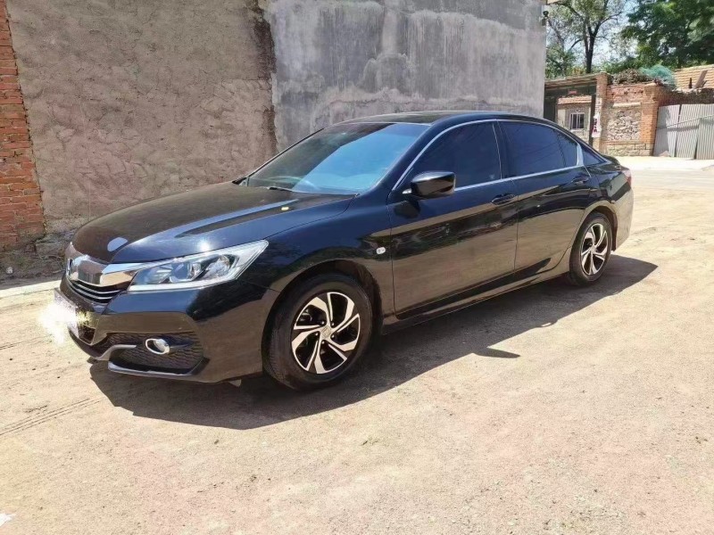 潍坊17年本田雅阁2