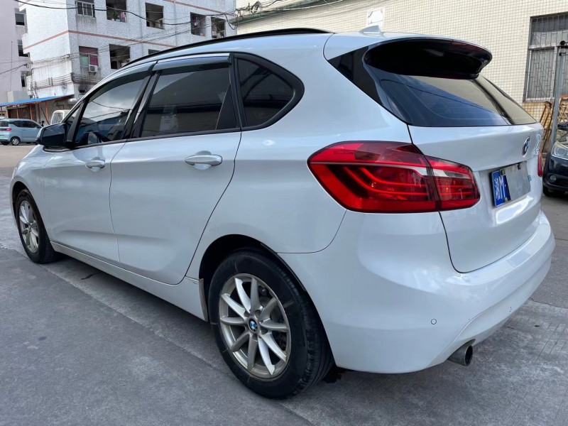 中山16年宝马2系4