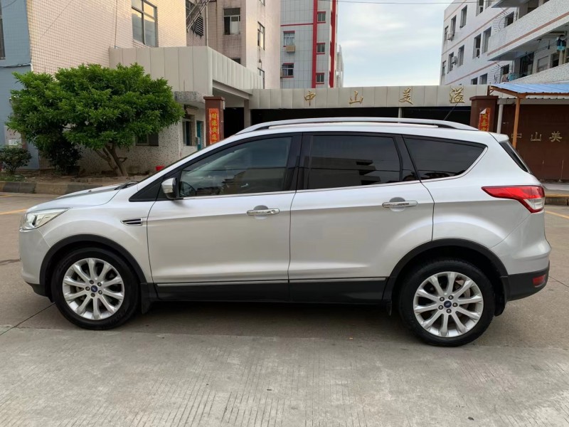 中山13年福特翼虎2