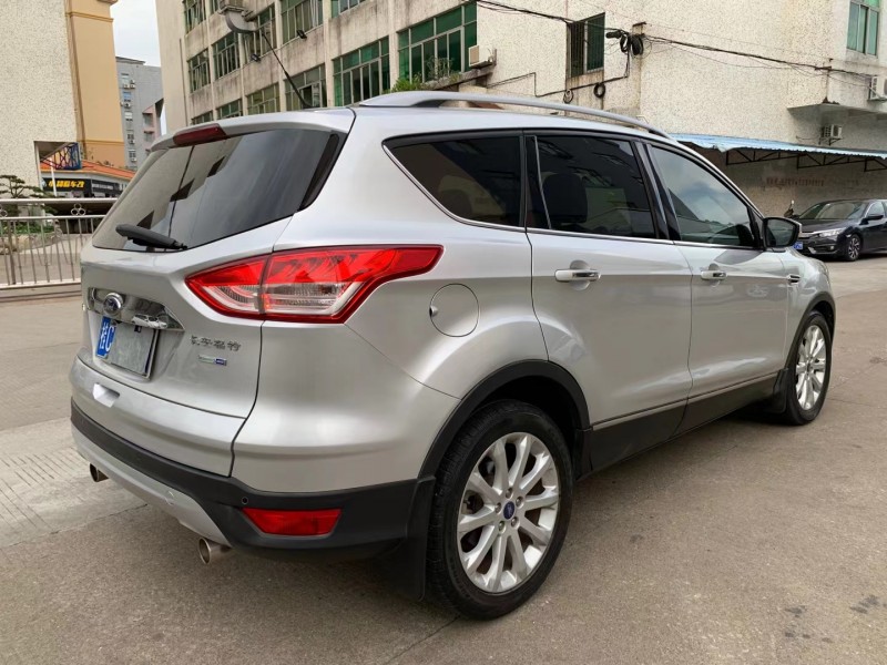 中山13年福特翼虎5