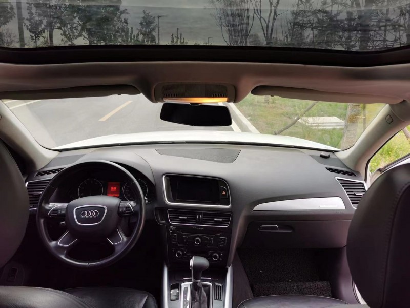 青岛10年奥迪Q54