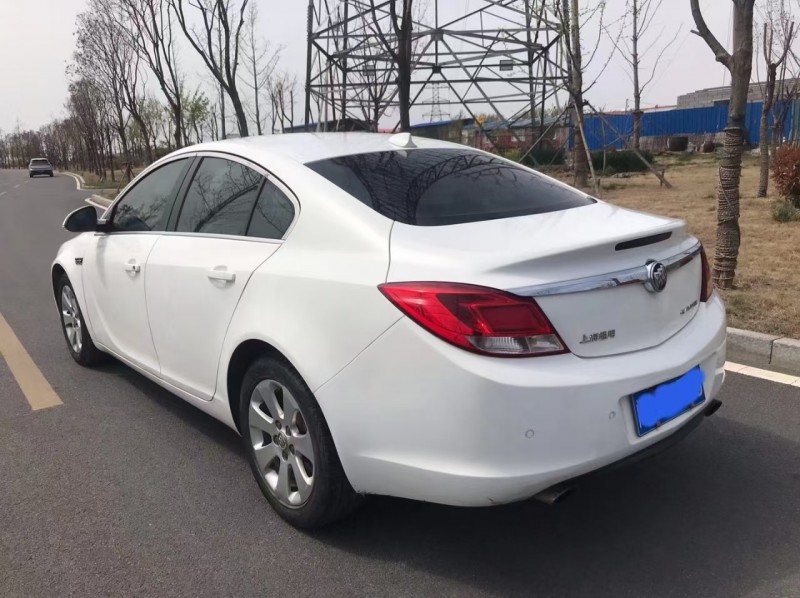 青岛12年别克君威5