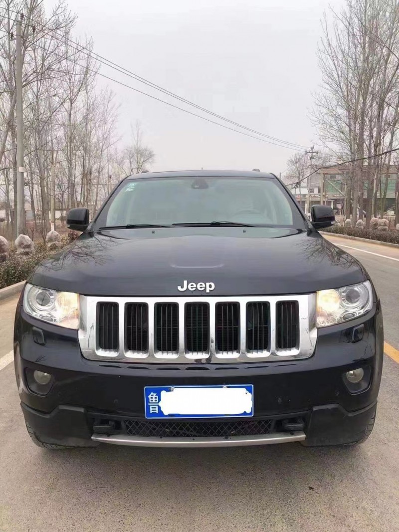 泰安11年Jeep大切諾基1