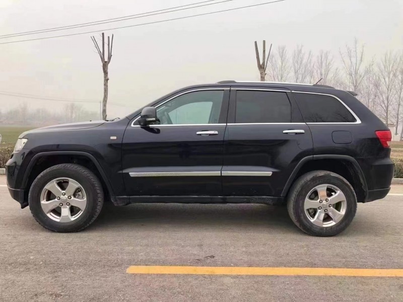 泰安11年Jeep大切諾基3