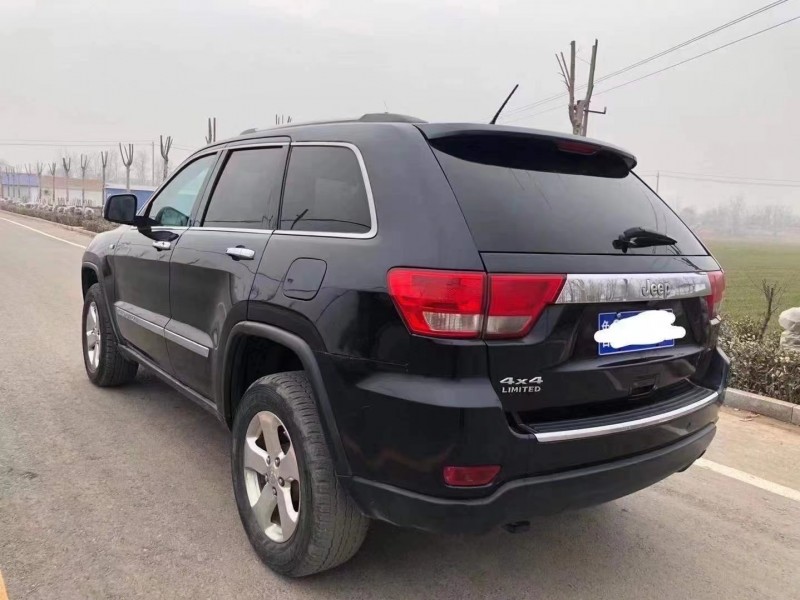 泰安11年Jeep大切諾基9