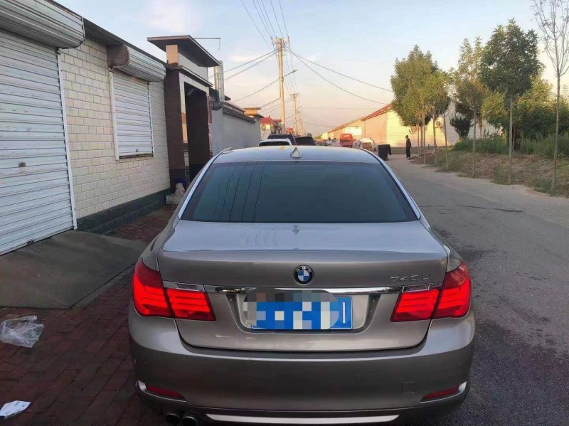 保定11年宝马7系1