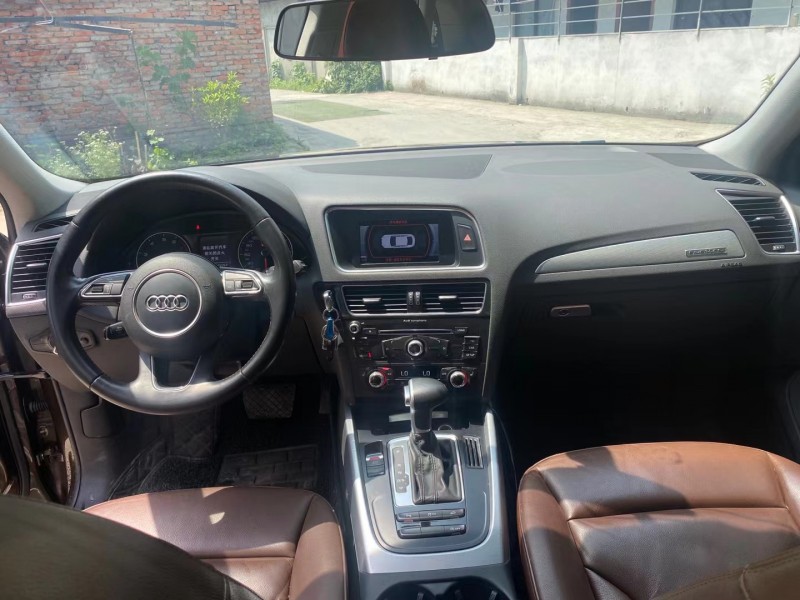 成都15年奥迪Q55