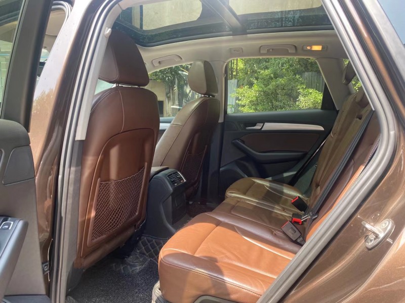 成都15年奥迪Q54