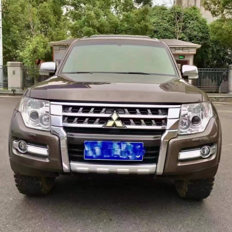 成都10年三菱帕杰罗1