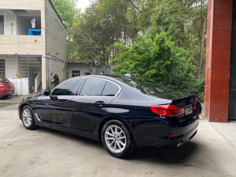 成都20年宝马5系8