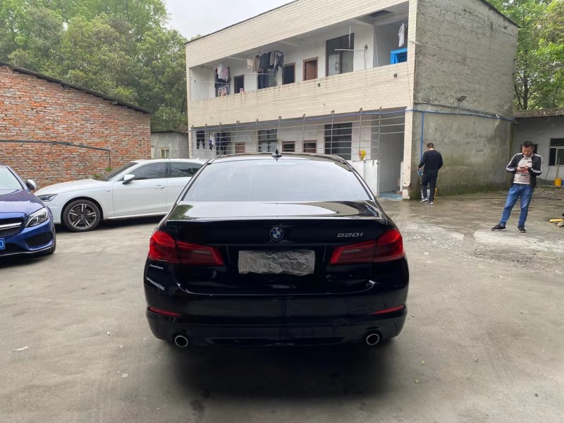 成都20年宝马5系9