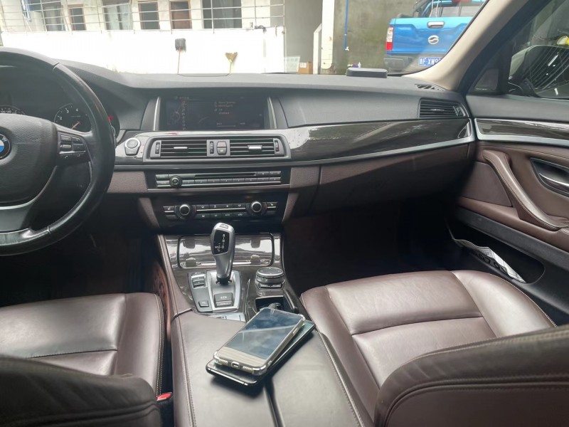 成都16年宝马5系4