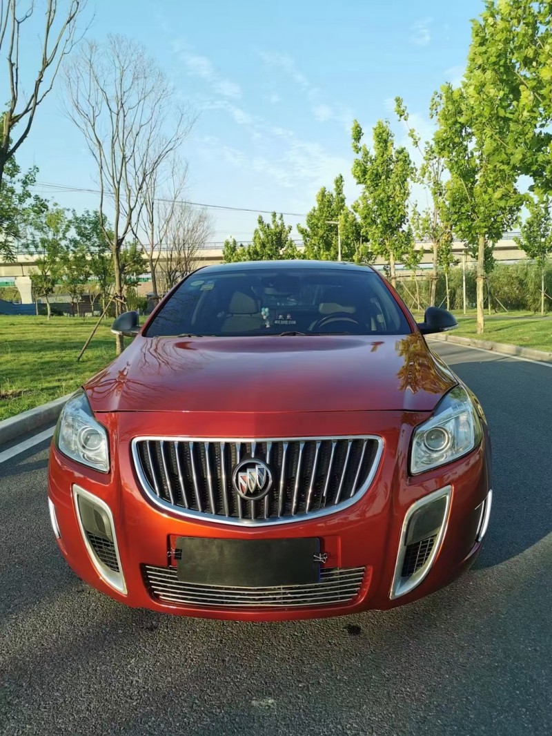 青岛11年别克君威9