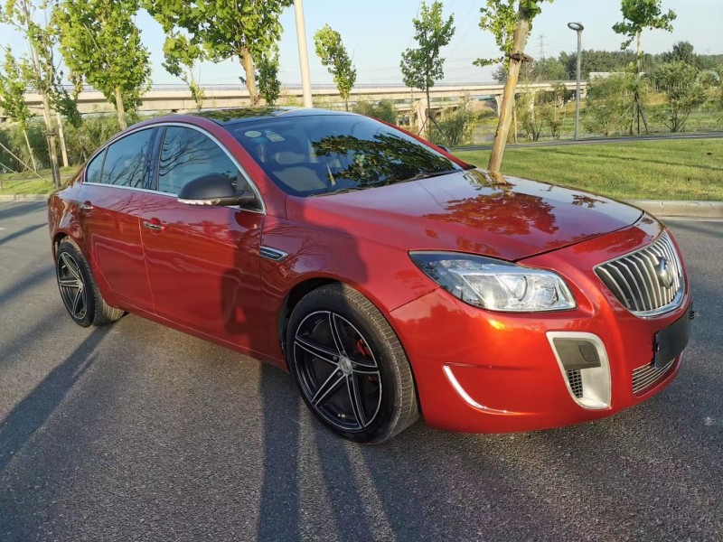 青岛11年别克君威8