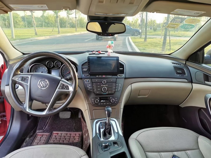 青岛11年别克君威6