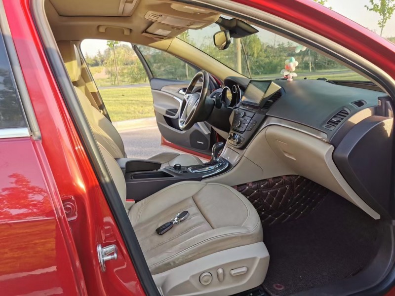 青岛11年别克君威4