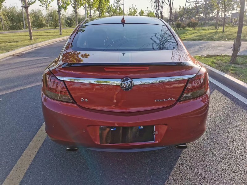 青岛11年别克君威1