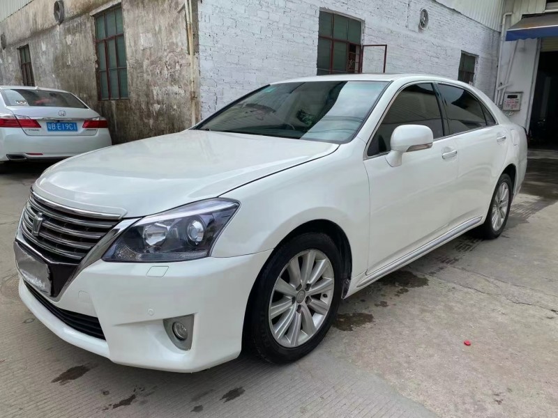 广州抵押车14年丰田皇冠出售