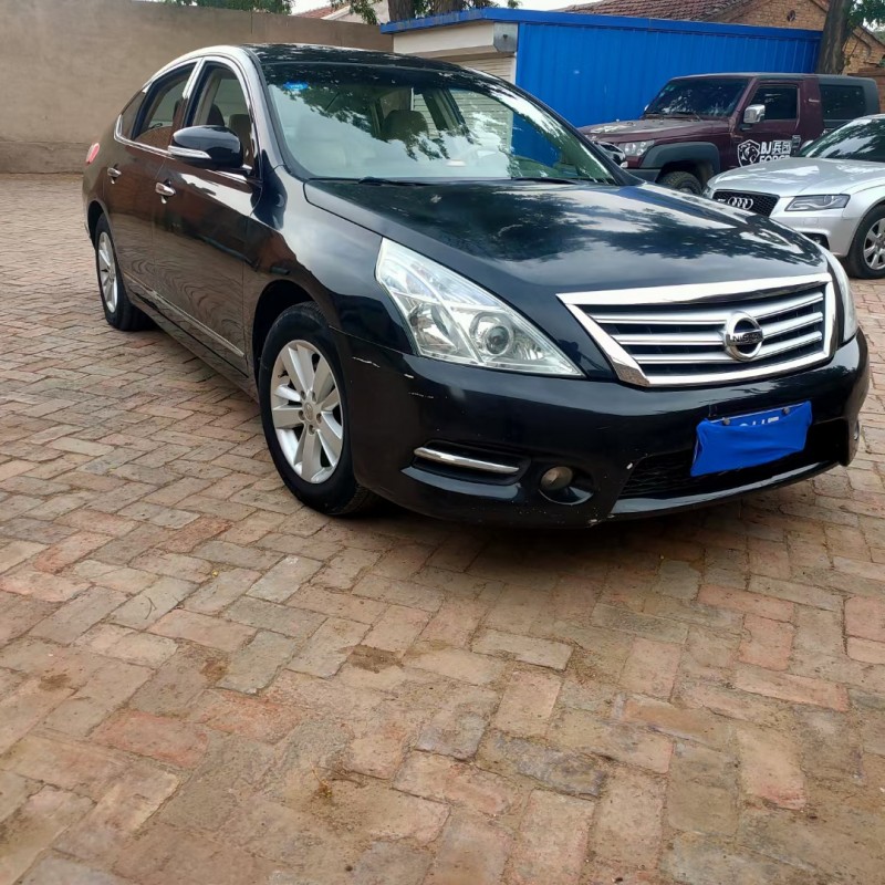 唐山11年日產天籟3