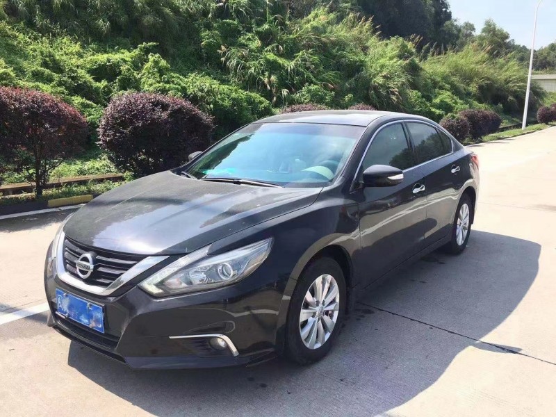 衢州17年日產天籟4