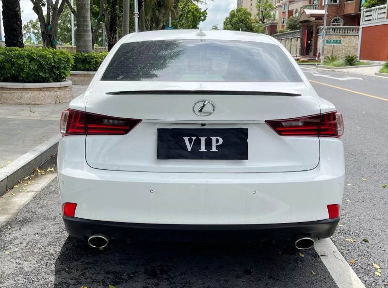 佛山16年雷克萨斯IS1