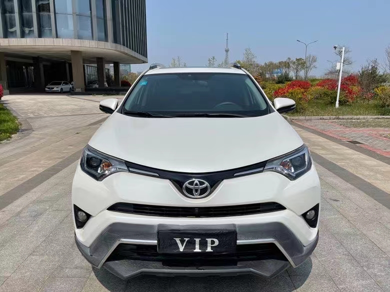 盐城17年丰田RAV4荣放1